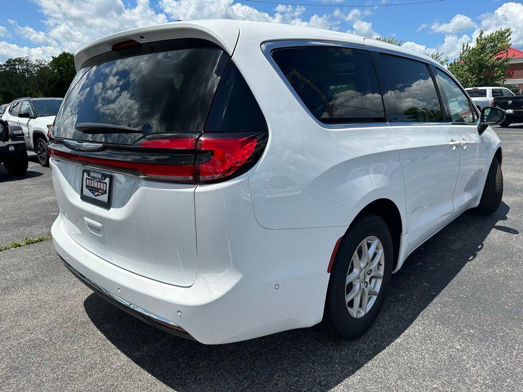 new 2024 Chrysler Pacifica car, priced at $39,000