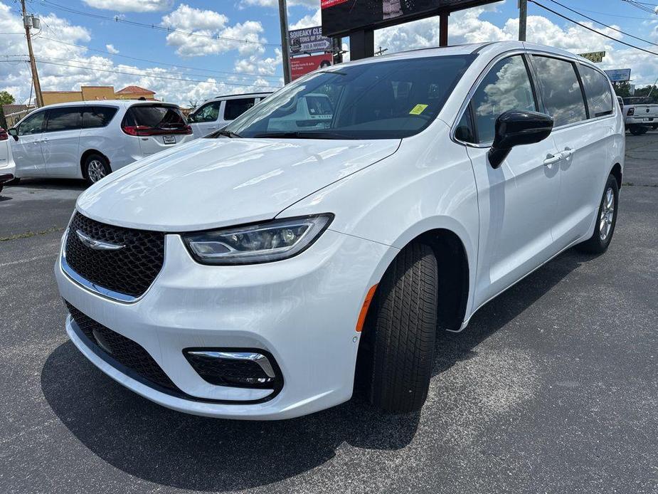 new 2024 Chrysler Pacifica car, priced at $39,000