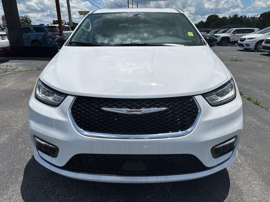 new 2024 Chrysler Pacifica car, priced at $39,000