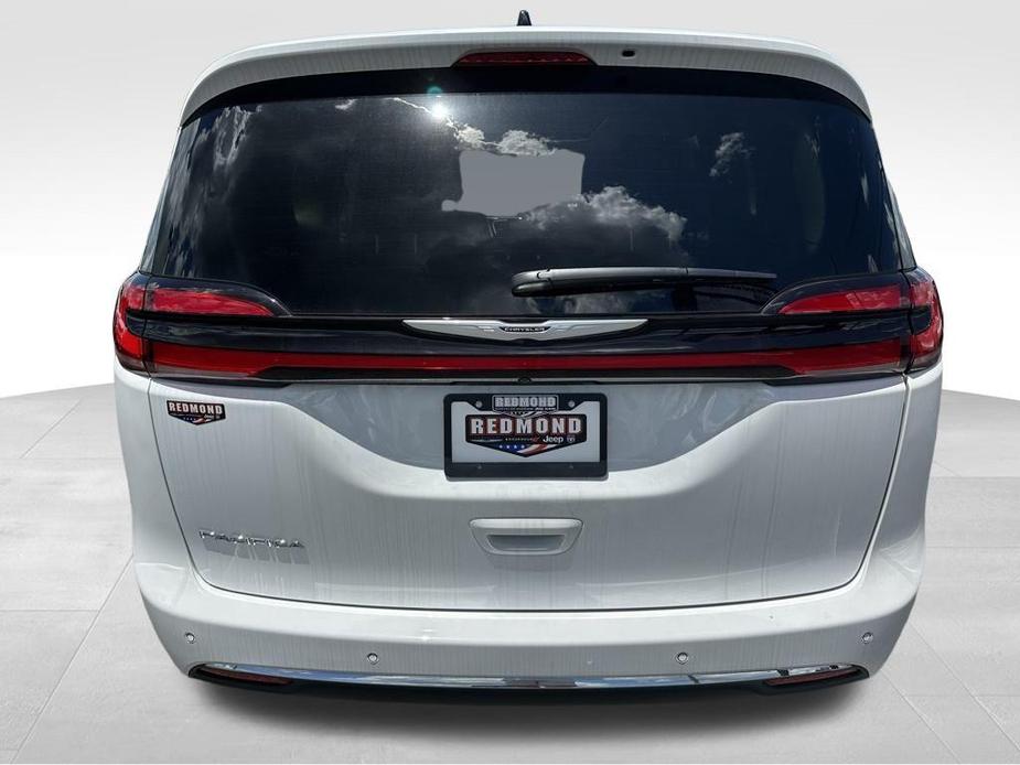 new 2024 Chrysler Pacifica car, priced at $40,500