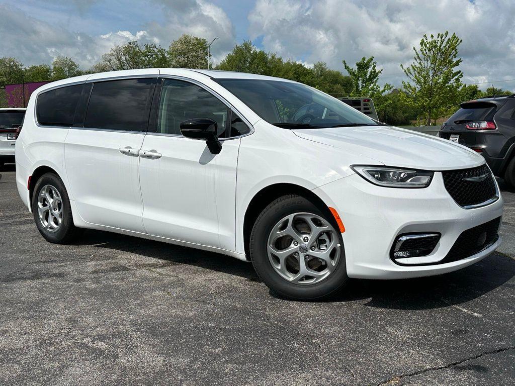 new 2024 Chrysler Pacifica car, priced at $45,750