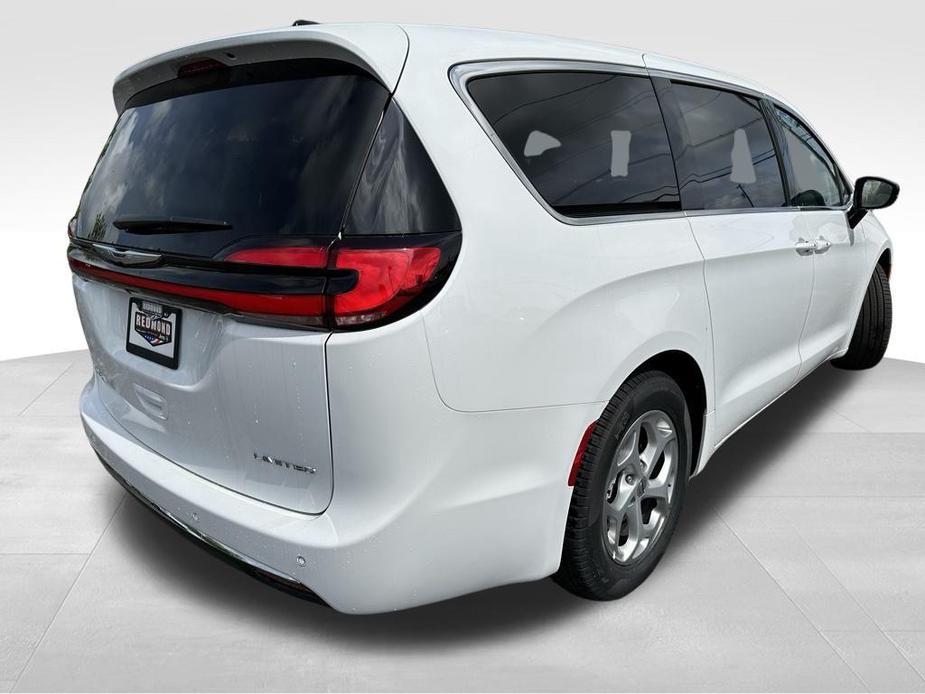 new 2024 Chrysler Pacifica car, priced at $47,250