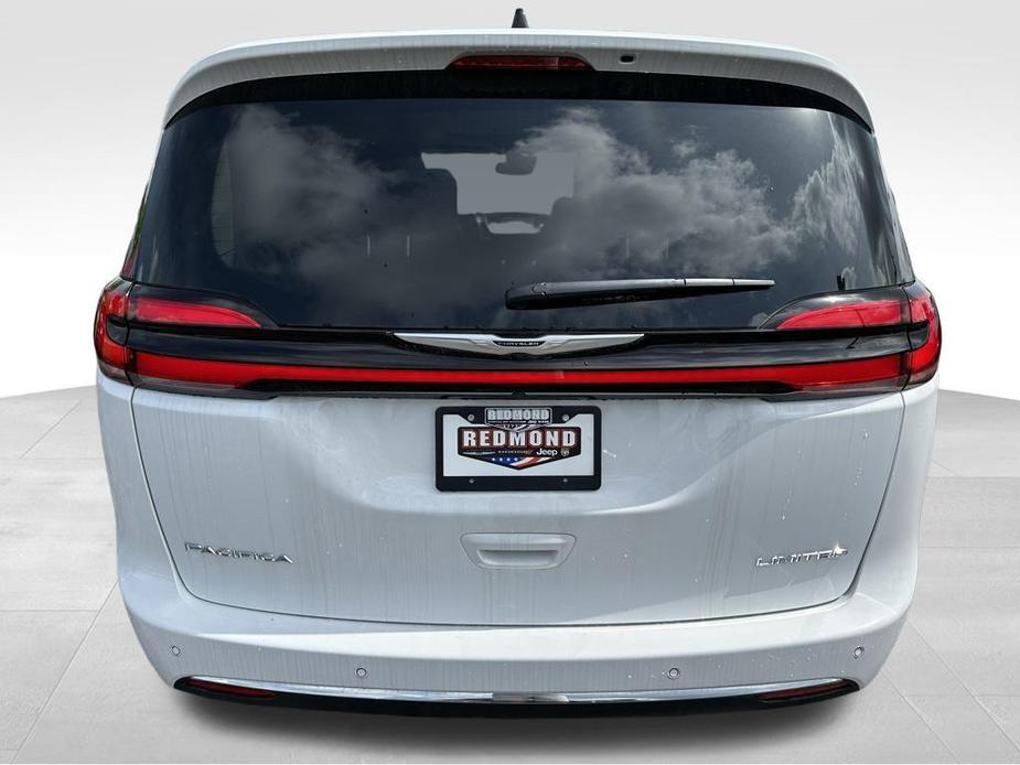 new 2024 Chrysler Pacifica car, priced at $47,250