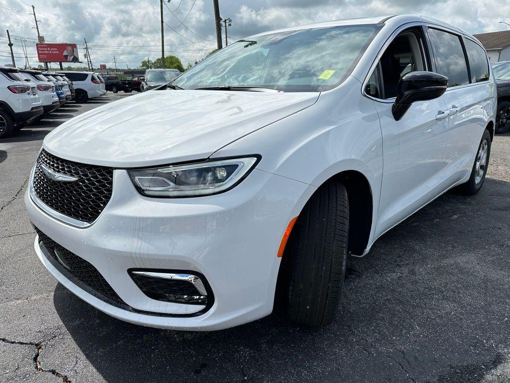 new 2024 Chrysler Pacifica car, priced at $45,750