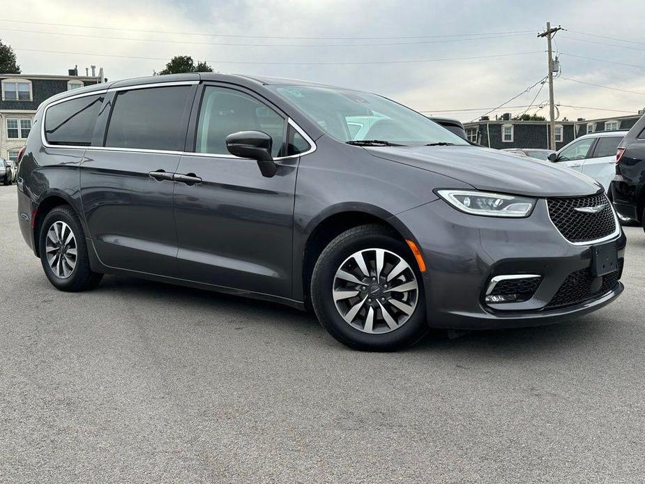 used 2022 Chrysler Pacifica Hybrid car, priced at $18,900