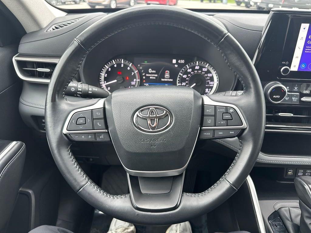 used 2023 Toyota Highlander car, priced at $31,000