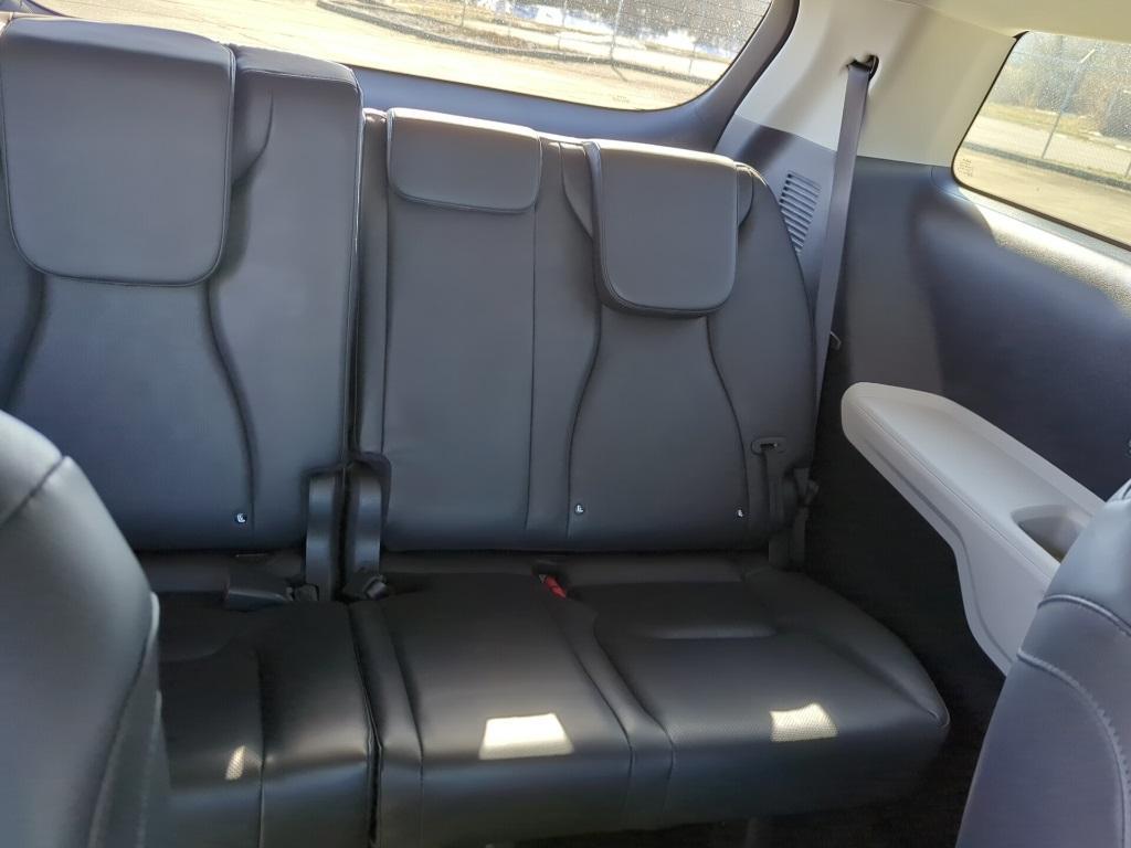 used 2024 Kia Carnival car, priced at $31,900