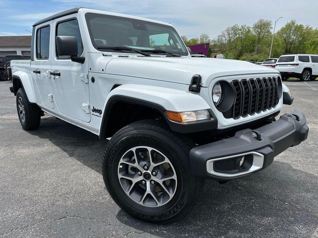 new 2024 Jeep Gladiator car, priced at $46,058