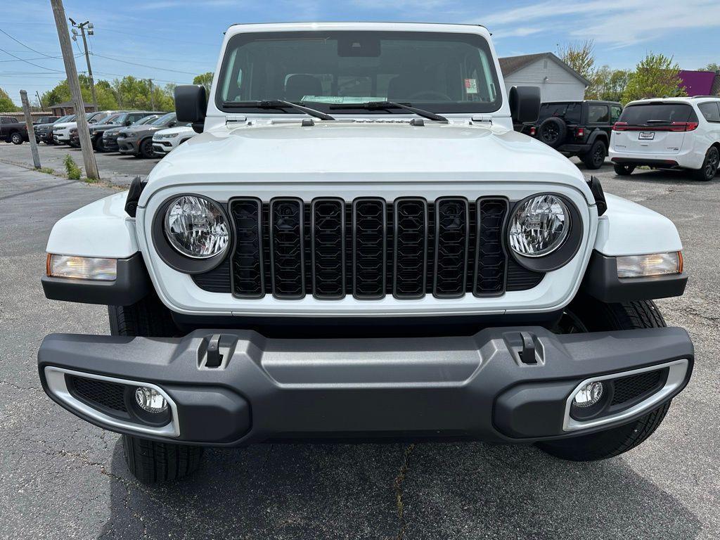 new 2024 Jeep Gladiator car, priced at $46,058