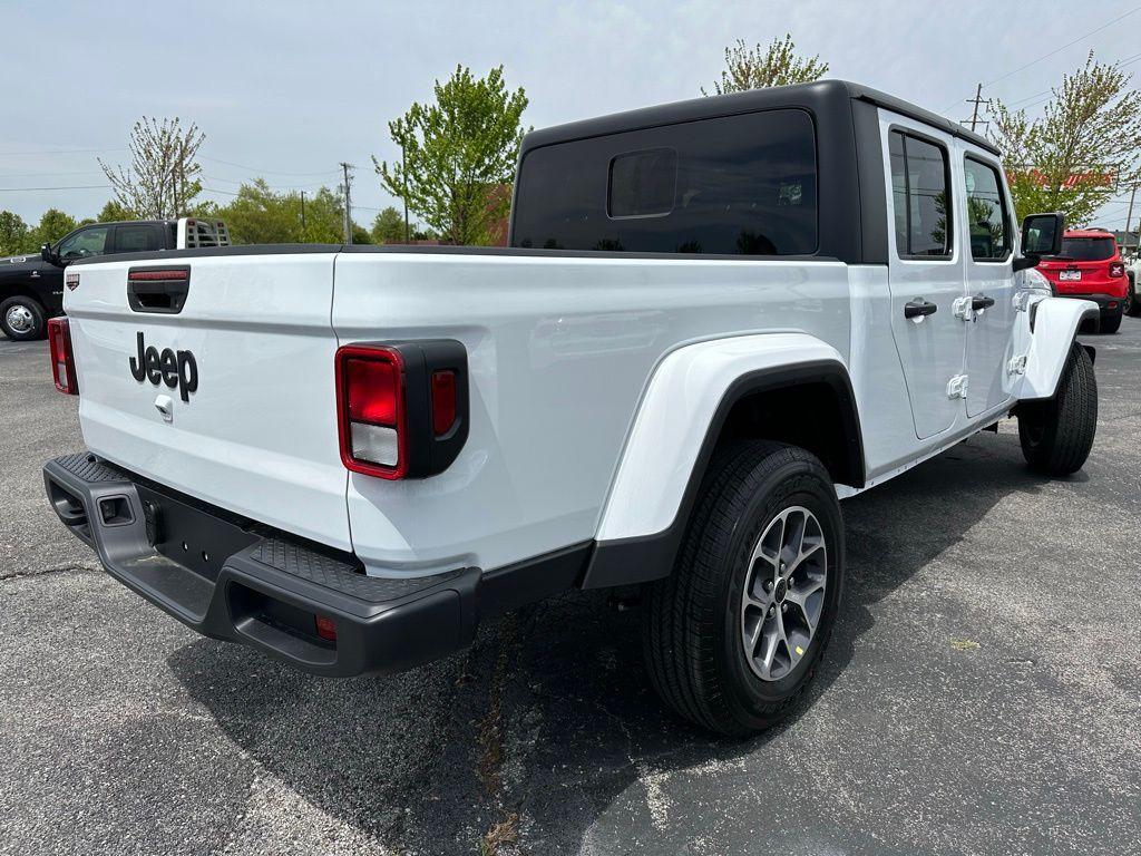 new 2024 Jeep Gladiator car, priced at $46,058