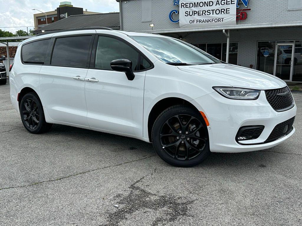 new 2024 Chrysler Pacifica car, priced at $49,900