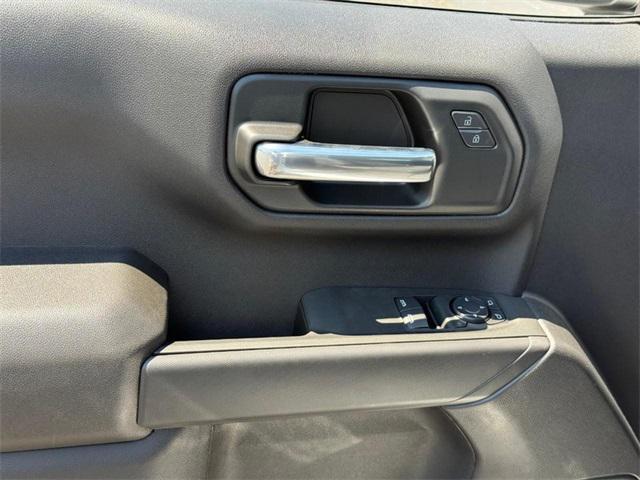 new 2025 Chevrolet Silverado 1500 car, priced at $33,160