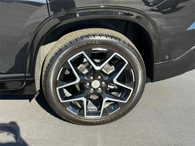 new 2025 Chevrolet Traverse car, priced at $51,295