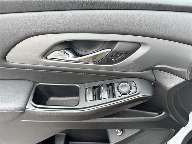 used 2023 Chevrolet Traverse car, priced at $31,898