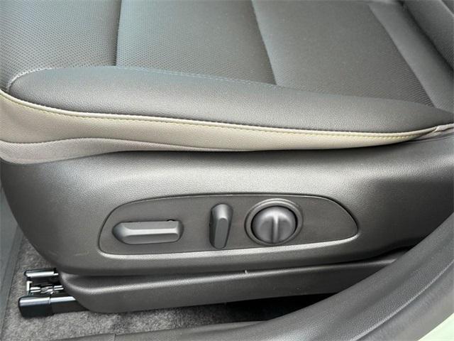 new 2025 Chevrolet Trax car, priced at $25,980