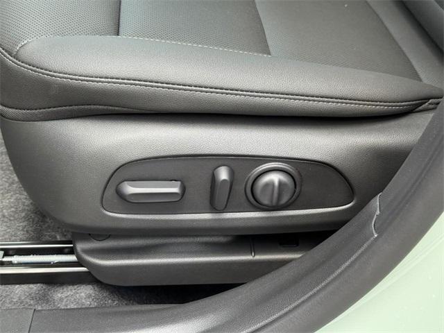 new 2025 Chevrolet Trax car, priced at $26,585