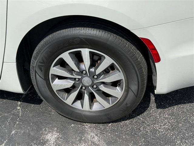 used 2020 Chrysler Pacifica car, priced at $23,498