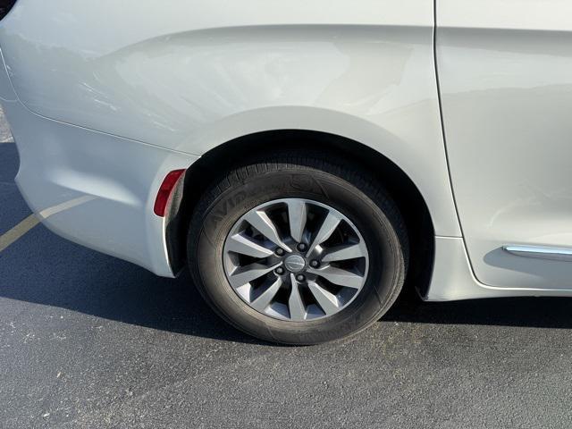 used 2020 Chrysler Pacifica car, priced at $23,798