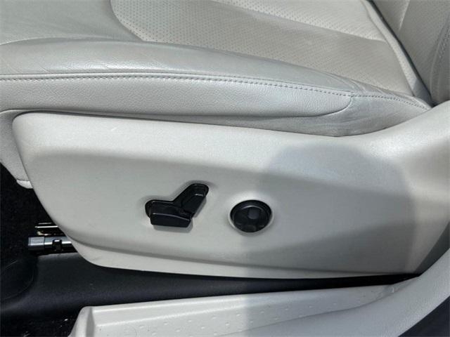 used 2020 Chrysler Pacifica car, priced at $23,498
