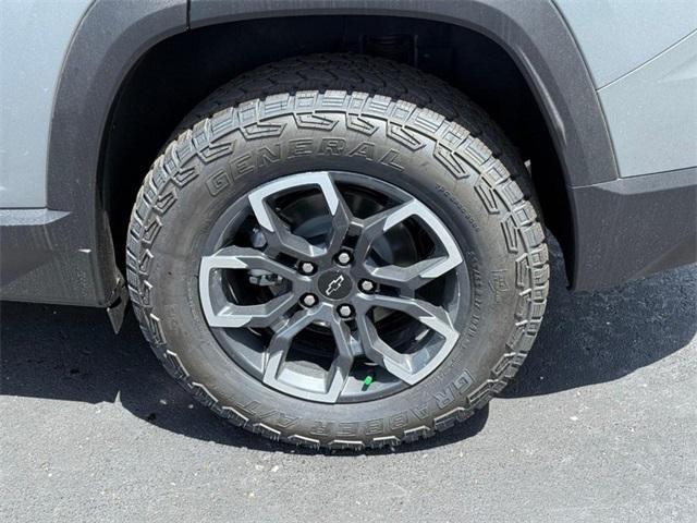 new 2026 Chevrolet Equinox car, priced at $34,085