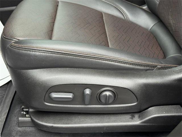 used 2023 Chevrolet Traverse car, priced at $40,998