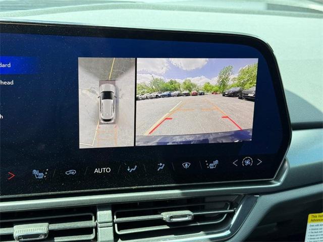 new 2025 Chevrolet Equinox EV car, priced at $33,090