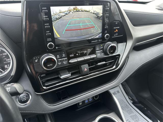 used 2022 Toyota Highlander car, priced at $36,498