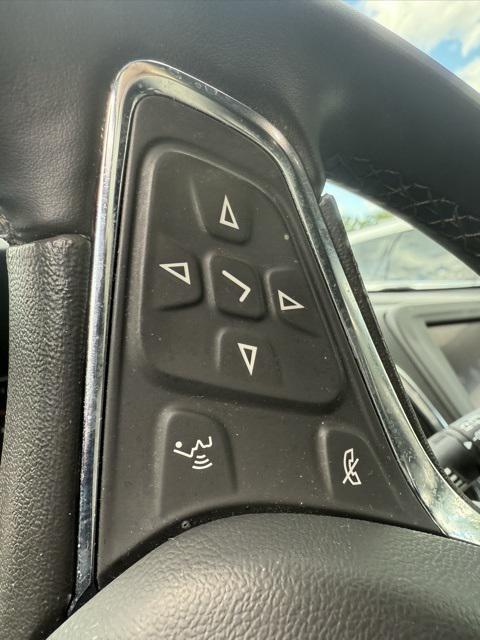 used 2022 Chevrolet Traverse car, priced at $30,998