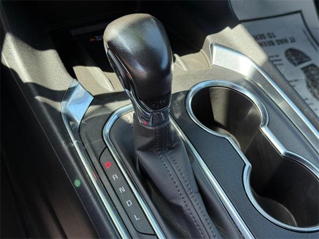 used 2022 Chevrolet Traverse car, priced at $28,912