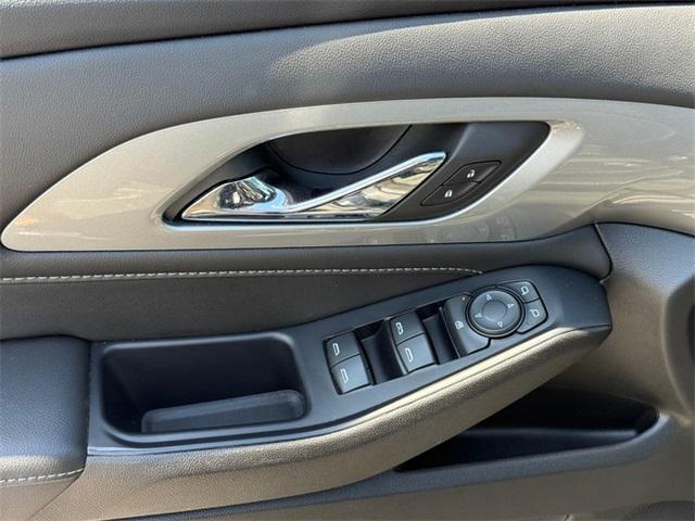 used 2022 Chevrolet Traverse car, priced at $28,912