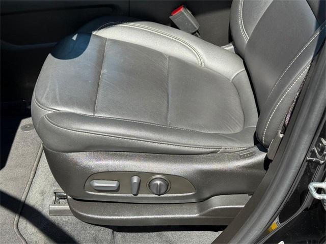 used 2022 Chevrolet Traverse car, priced at $28,912