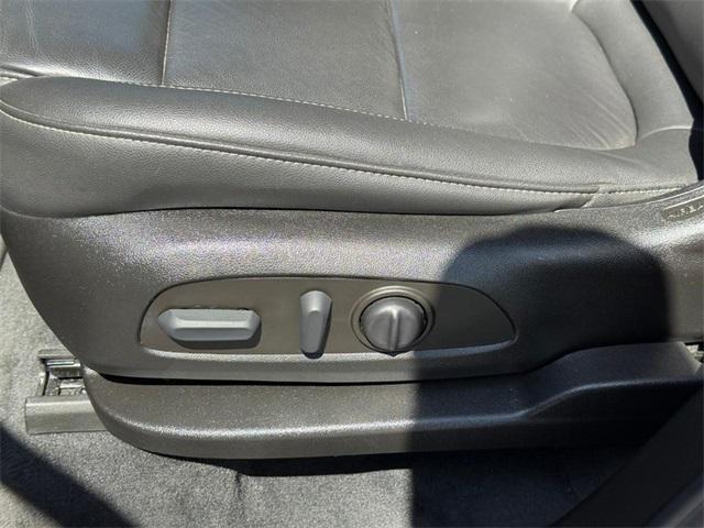 used 2022 Chevrolet Traverse car, priced at $28,912
