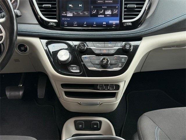 used 2021 Chrysler Pacifica car, priced at $19,995