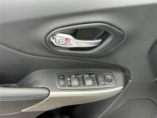 used 2021 Jeep Cherokee car, priced at $23,698