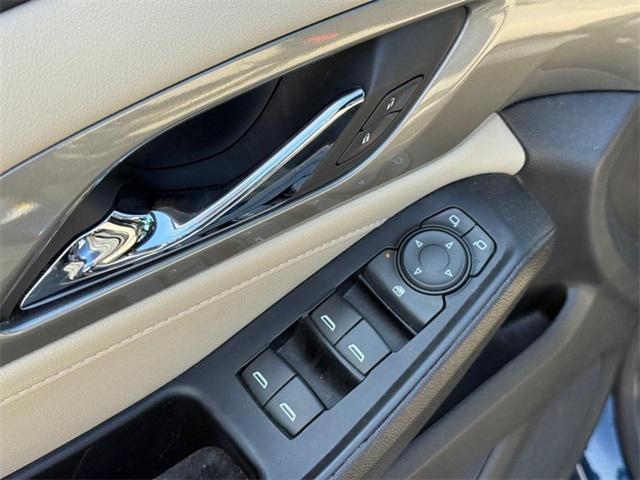 used 2023 Chevrolet Traverse car, priced at $24,798