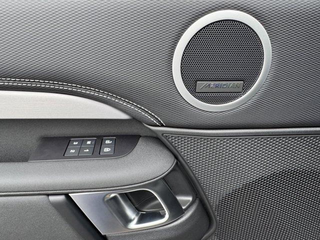 new 2026 Land Rover Discovery car, priced at $79,576