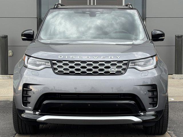 new 2026 Land Rover Discovery car, priced at $79,576