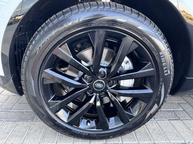 new 2026 Land Rover Discovery car, priced at $72,656
