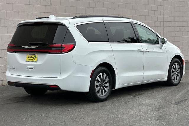 used 2022 Chrysler Pacifica car, priced at $27,998