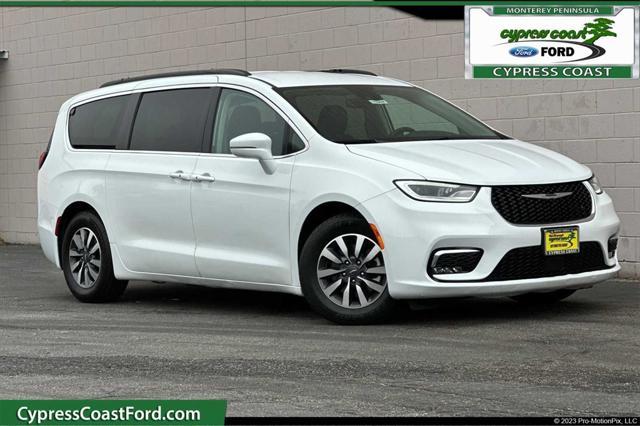 used 2022 Chrysler Pacifica car, priced at $27,998