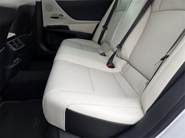 new 2025 Lexus ES 350 car, priced at $47,714