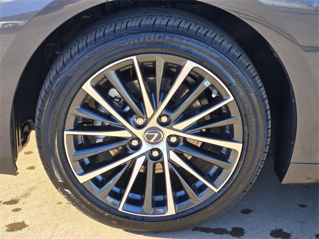 new 2025 Lexus ES 350 car, priced at $47,714