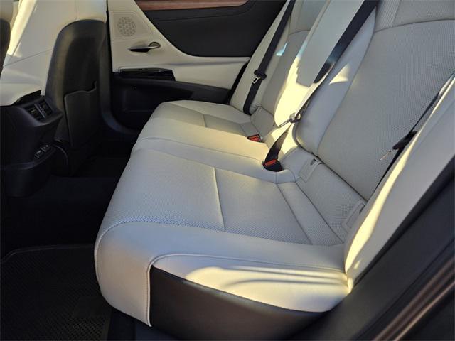 new 2025 Lexus ES 350 car, priced at $47,714
