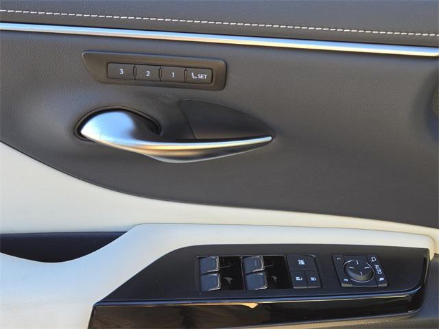 new 2025 Lexus ES 350 car, priced at $47,714