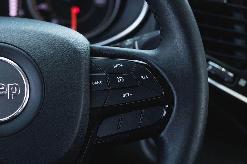 used 2019 Jeep Cherokee car, priced at $12,995