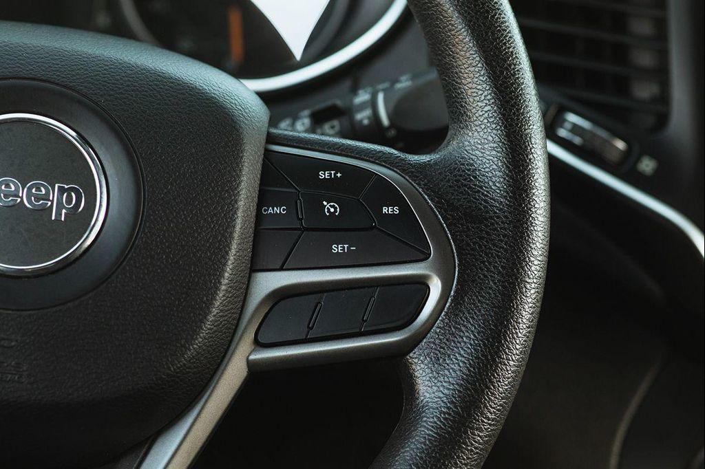 used 2019 Jeep Cherokee car, priced at $11,995
