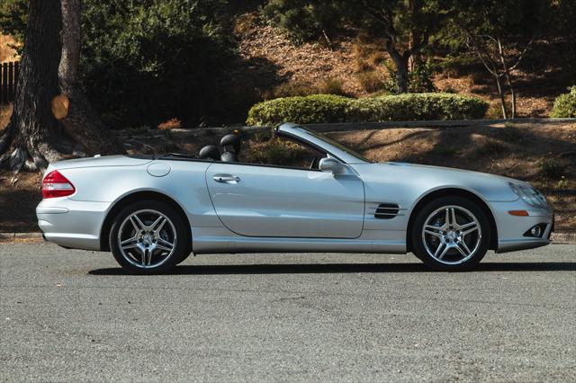 used 2007 Mercedes-Benz SL-Class car, priced at $12,995