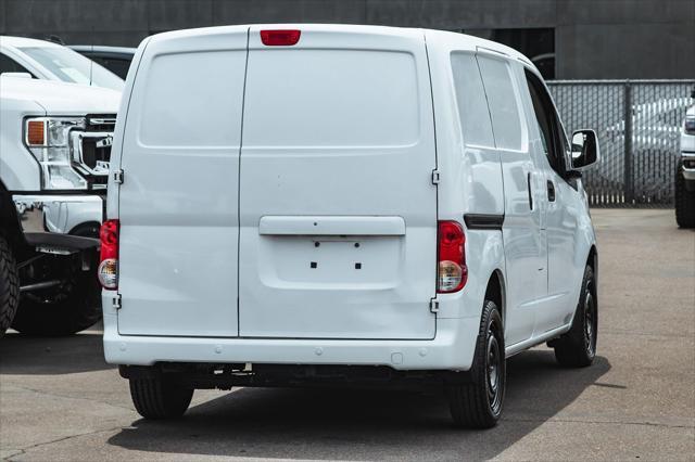 used 2017 Nissan NV200 car