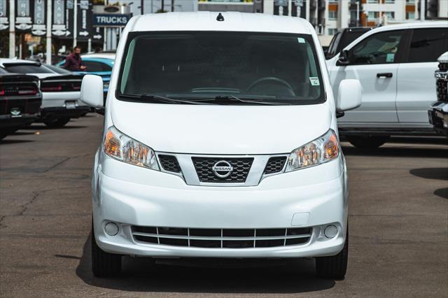 used 2017 Nissan NV200 car