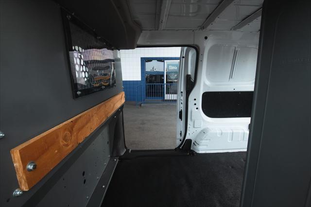 used 2017 Nissan NV200 car
